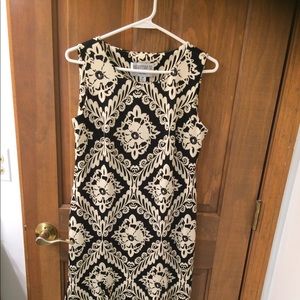 Black and cream sleeveless dress